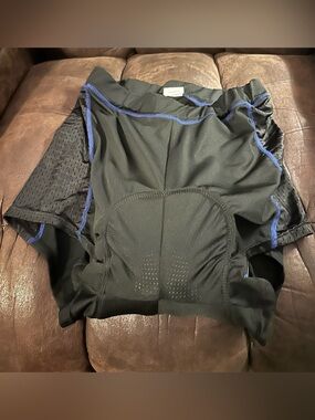 Source Unknown Black Athletic Cycling Shorts with Blue Accents